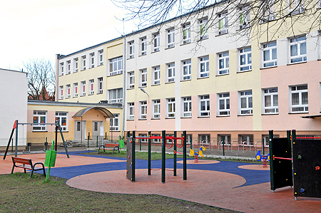 Trzynastka się zmienia, etap II”  w Szkole Podstawowej nr 13 im. Jana Pawła II w Toruniu przy ul. Krasińskiego 45/47